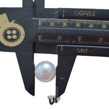 Load image into Gallery viewer, Full Ball Pearl Buttons