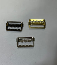 Load image into Gallery viewer, Grip Vest Buckles
