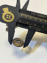 Load image into Gallery viewer, Vintage Native Symbol Metal Button
