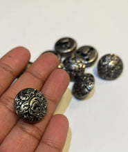 Load image into Gallery viewer, Leaf Engraved Buttons - Anti-Nickel
