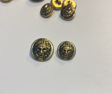 Load image into Gallery viewer, Antique Lion Head Button
