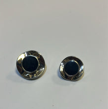 Load image into Gallery viewer, Wavy Black Gem Button
