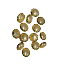 Load image into Gallery viewer, Pearl Gold Swirl button
