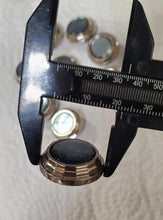 Load image into Gallery viewer, Shank Hickok round Buttons
