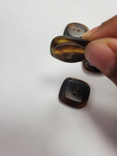 Load image into Gallery viewer, Squircle-shaped Horn buttons
