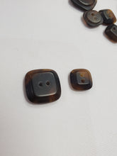 Load image into Gallery viewer, Squircle-shaped Horn buttons
